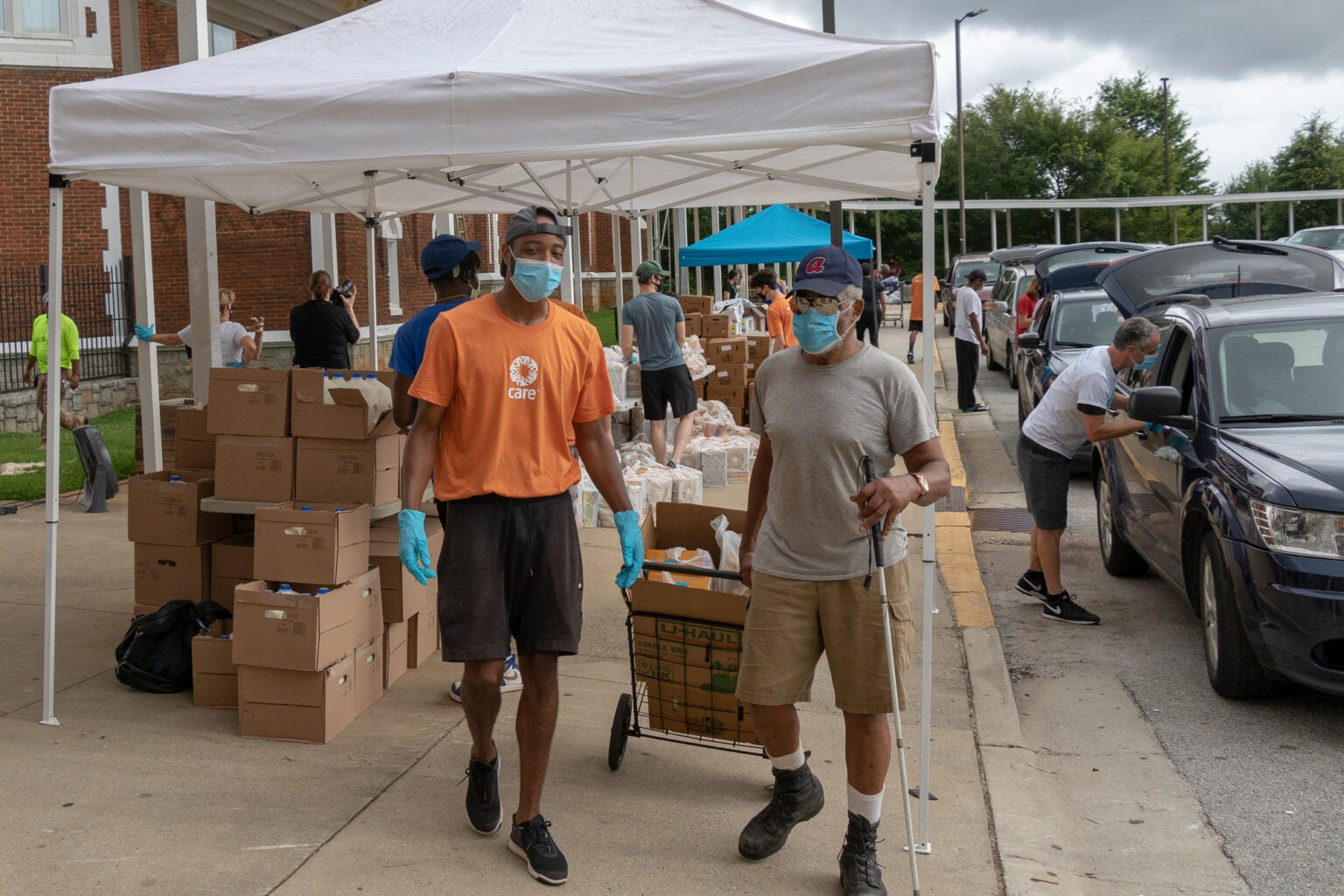 at-this-atlanta-corner-store-everything-is-free-care